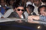 Shahrukh Khan snapped at airport arrival in Mumbai on 27th March 2012 (6).jpg